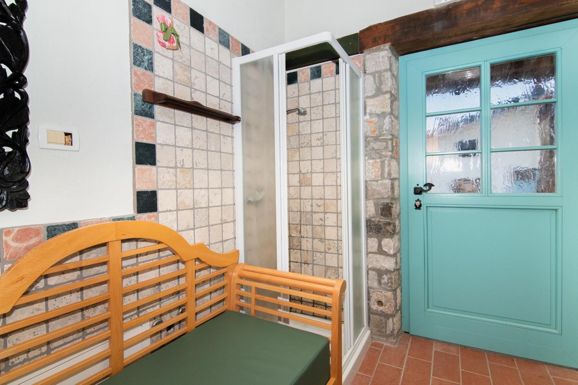 Apartments Valentinus 1800 Sežana エクステリア 写真