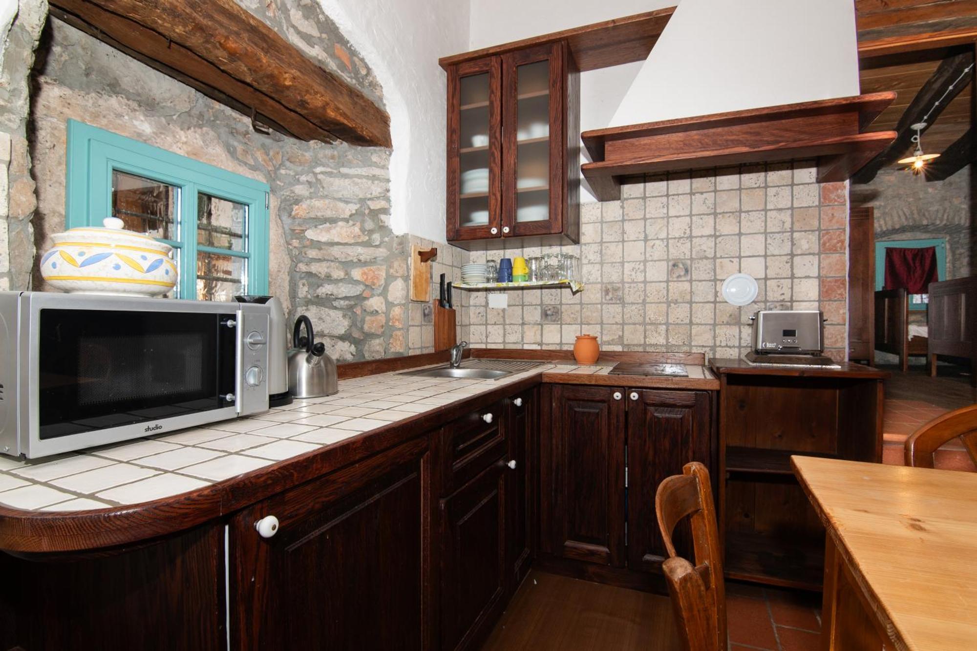 Apartments Valentinus 1800 Sežana エクステリア 写真
