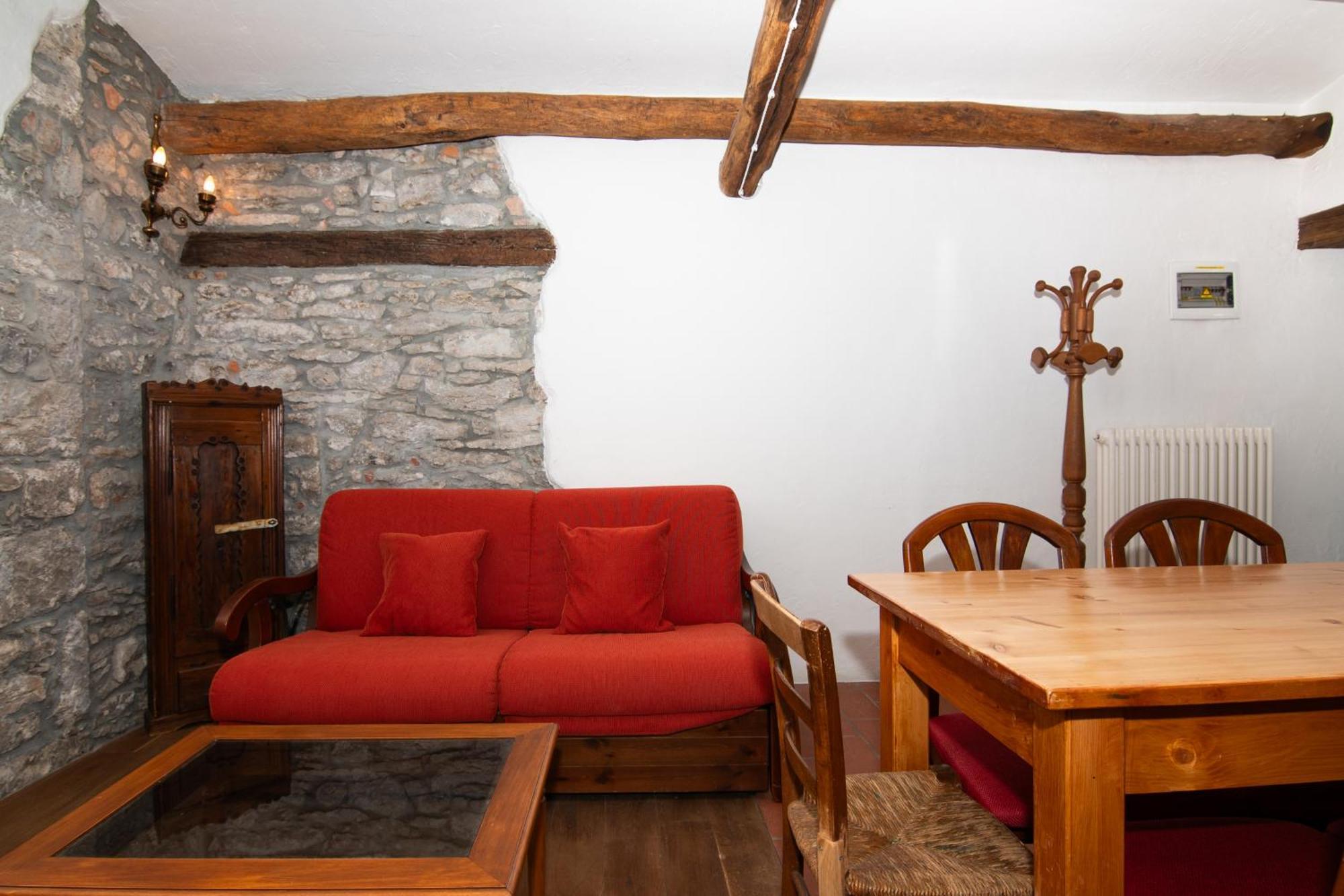 Apartments Valentinus 1800 Sežana エクステリア 写真