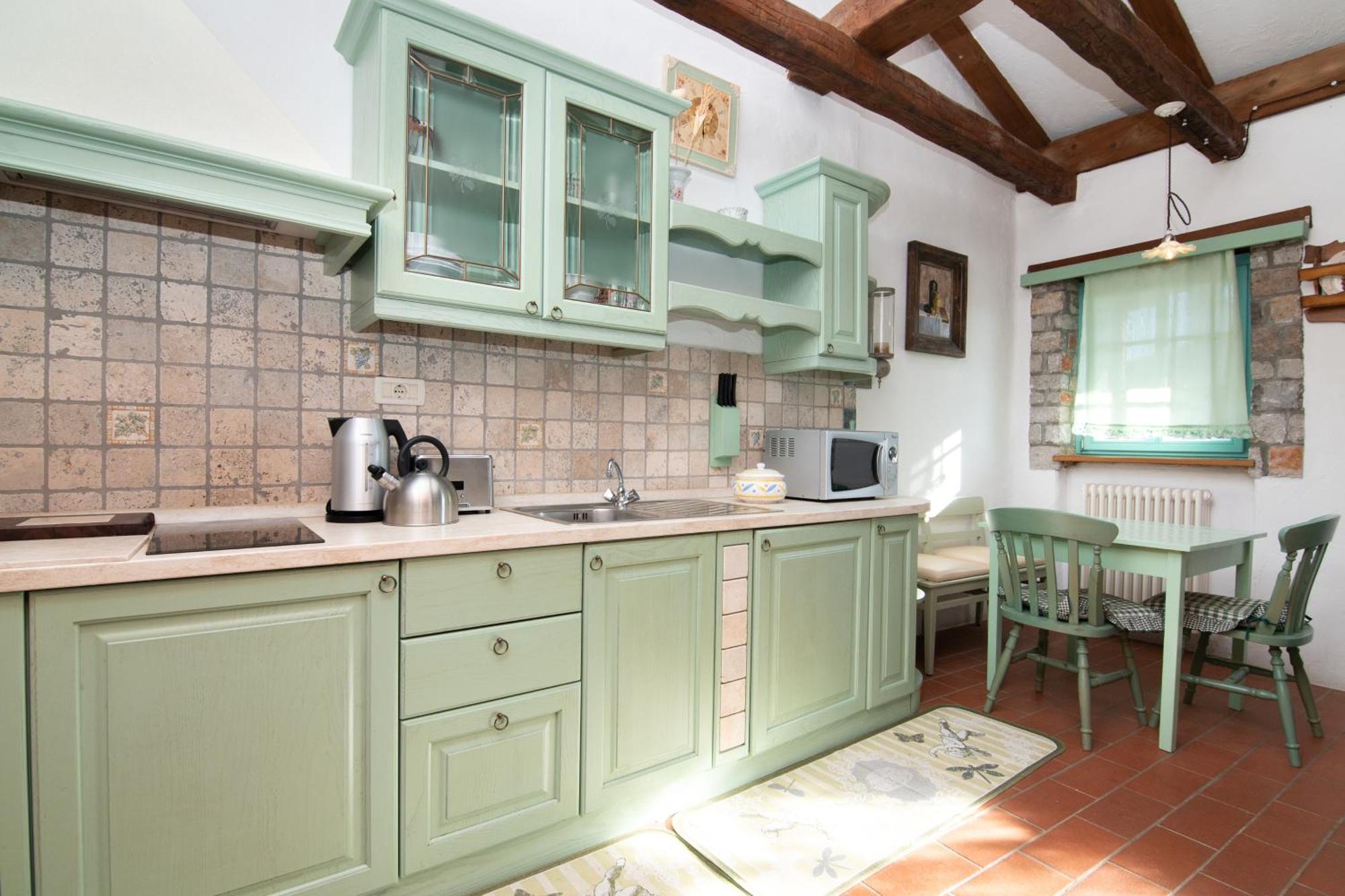 Apartments Valentinus 1800 Sežana エクステリア 写真
