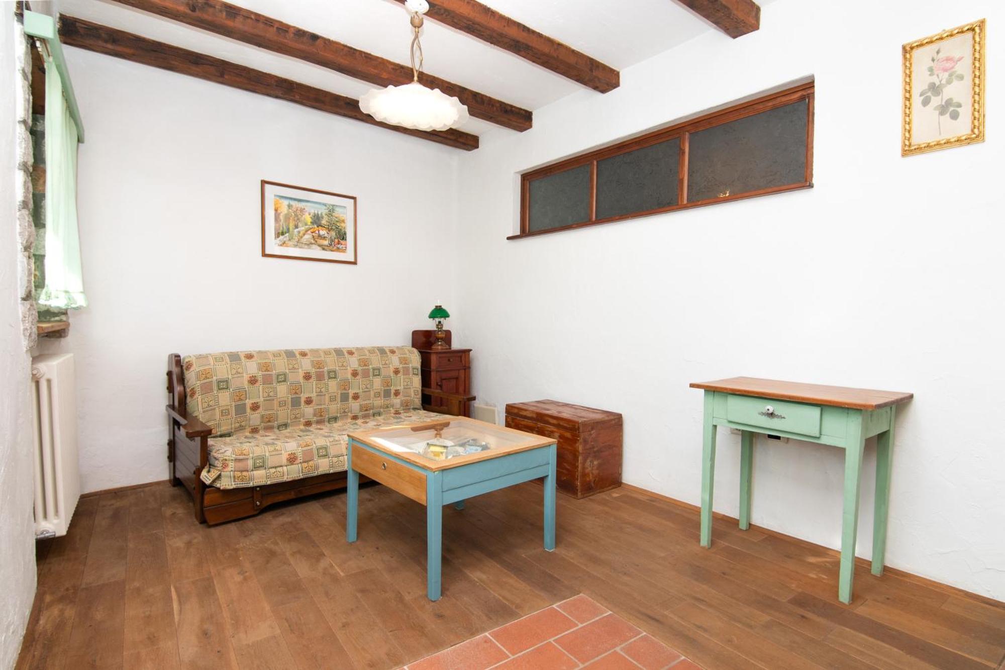 Apartments Valentinus 1800 Sežana エクステリア 写真