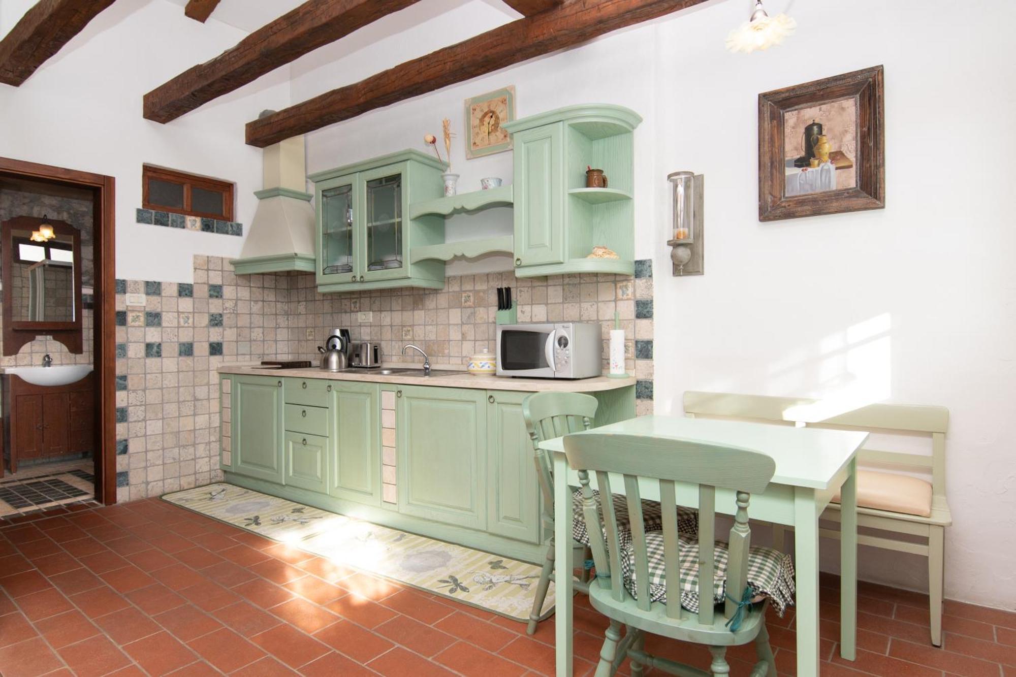 Apartments Valentinus 1800 Sežana エクステリア 写真