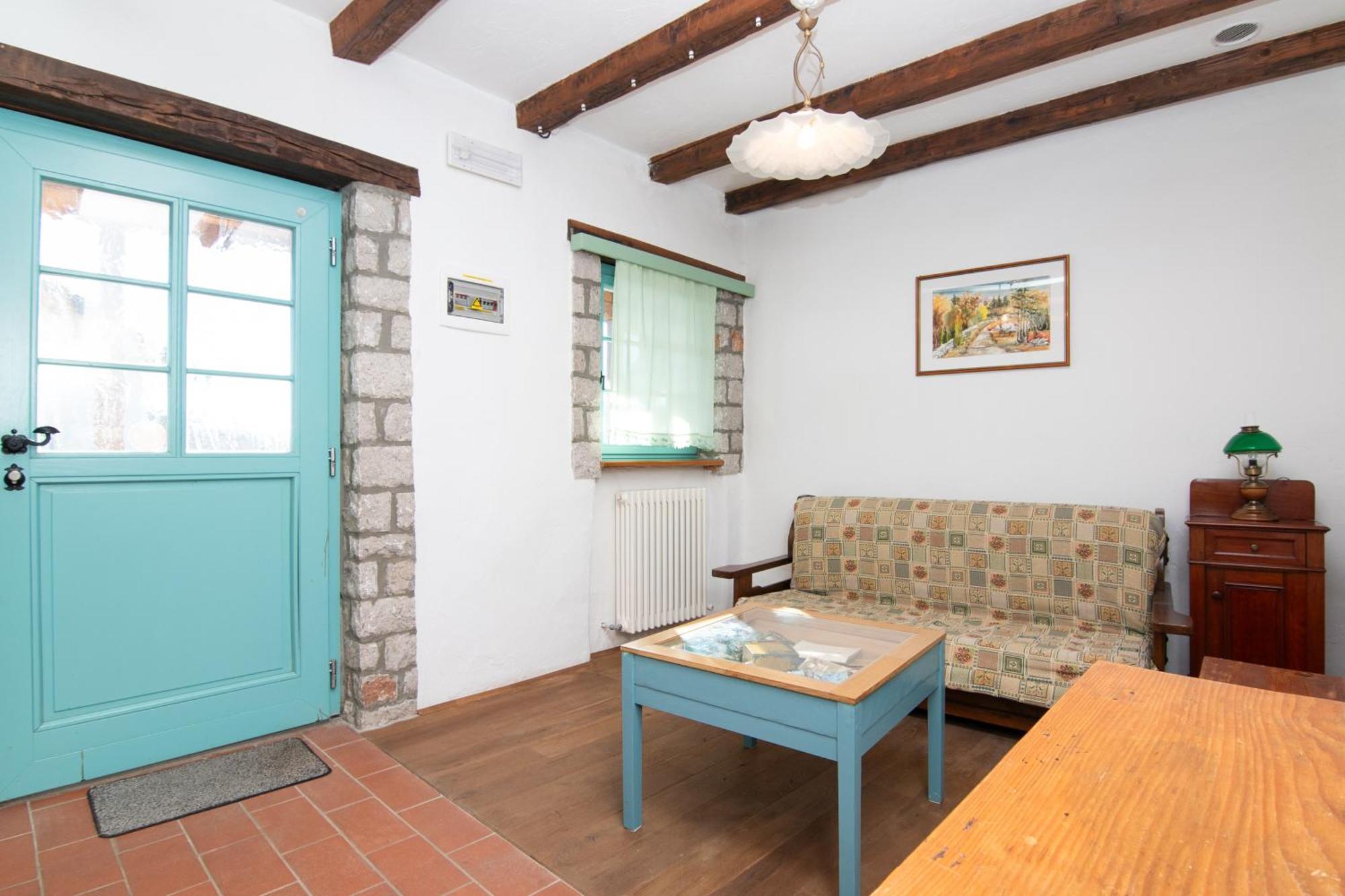 Apartments Valentinus 1800 Sežana エクステリア 写真